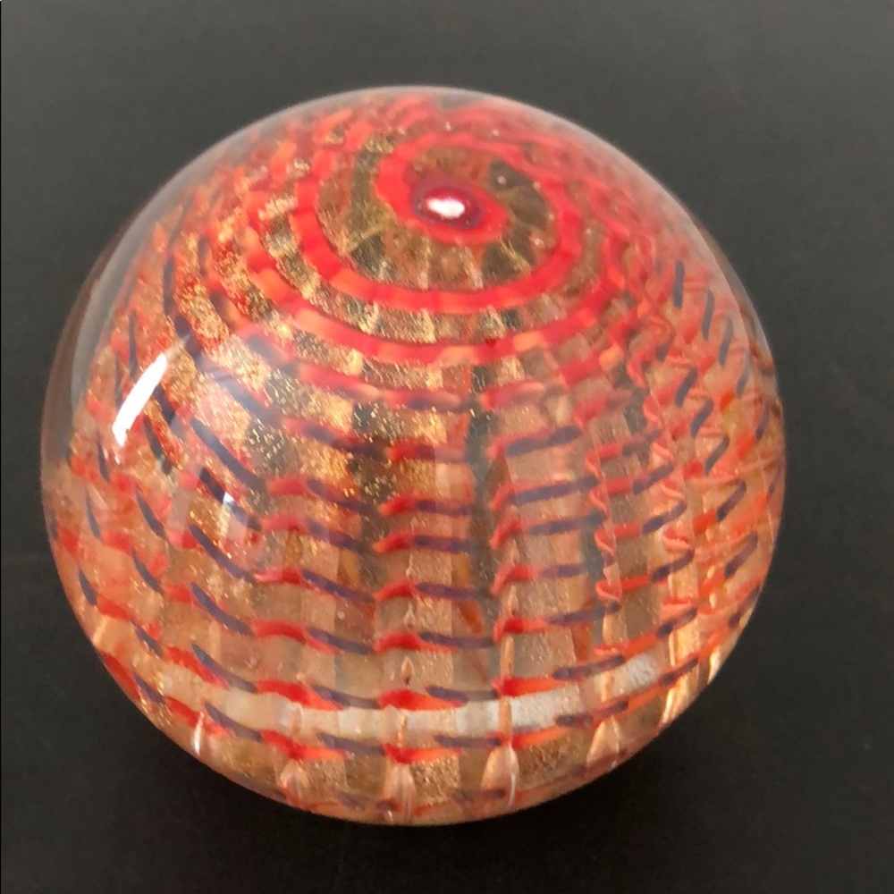 HANDBLOWN PAPERWEIGHT PERSIMMON/GOLD METALLIC